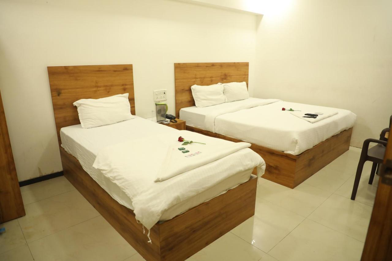 Hotel Shiv Leela Grand Mumbai Exterior photo